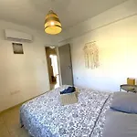 Apartment 2 Apts, Fast Wi-fi, 5 Min Walk To
