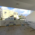 2 Apts, Fast Wi-fi, 5 Min Walk To Apartment