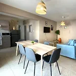 Apartment 2 Apts, Fast Wi-fi, 5 Min Walk To Larnaca