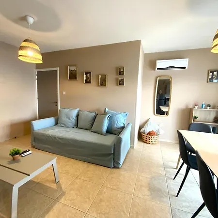 아파트 2 Combined Apts, Fast Wi-fi, 5 Min Walk To 라르나카