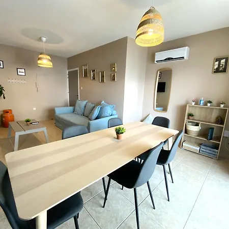 아파트 2 Combined Apts, Fast Wi-fi, 5 Min Walk To 라르나카