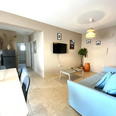Apartment 2 Apts, Fast Wi-fi, 5 Min Walk To