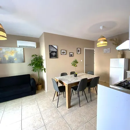 2 Combined Apts, Fast Wi-fi, 5 Min Walk To 아파트 *