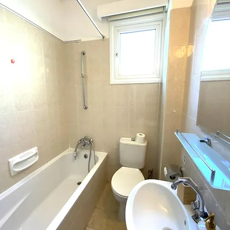 아파트 2 Combined Apts, Fast Wi-fi, 5 Min Walk To *