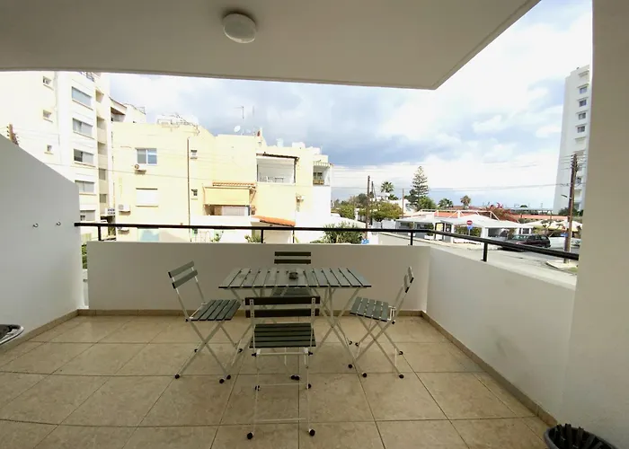 Apartmán 2 Combined Apts, Fast Wi-fi, 5 Min Walk To *