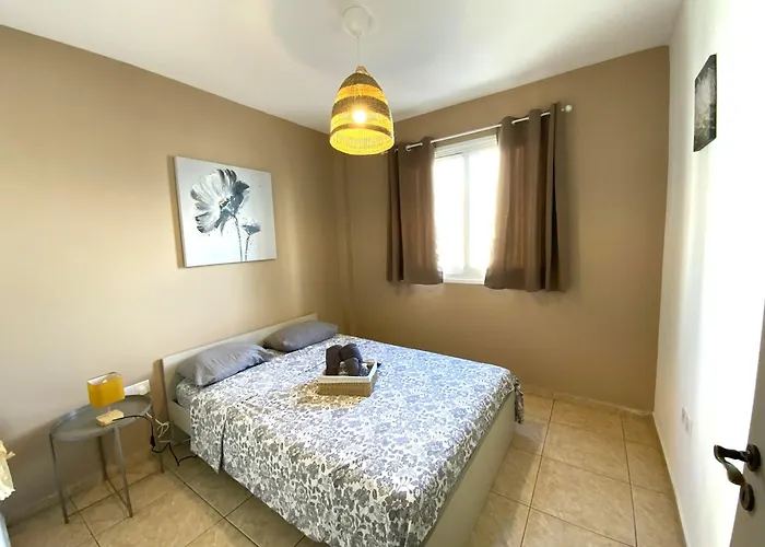 Apartmán 2 Combined Apts, Fast Wi-fi, 5 Min Walk To