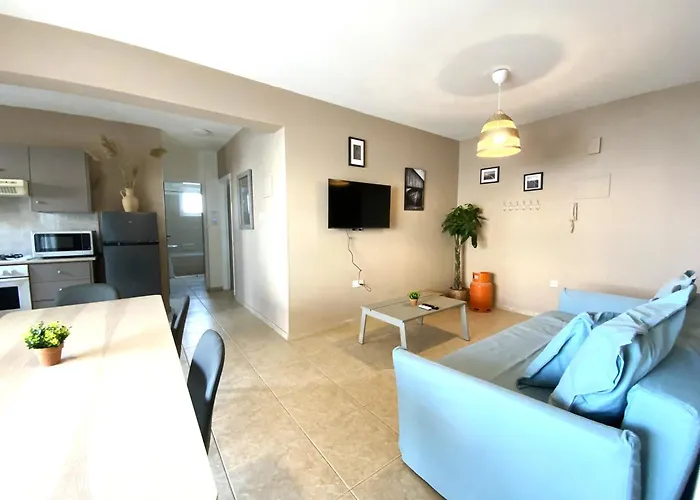 Appartement 2 Combined Apts, Fast Wi-fi, 5 Min Walk To