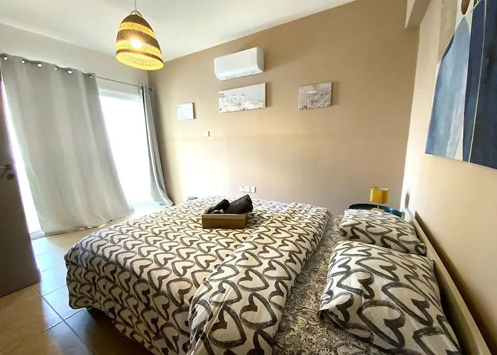 Apartmán 2 Combined Apts, Fast Wi-fi, 5 Min Walk To *