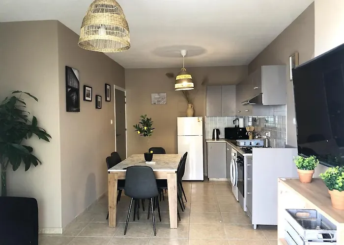 Apartmán 2 Combined Apts, Fast Wi-fi, 5 Min Walk To *