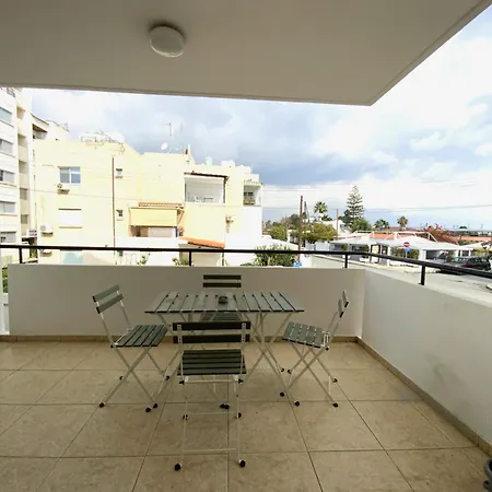 شقة 2 Combined Apts, Fast Wi-fi, 5 Min Walk To *